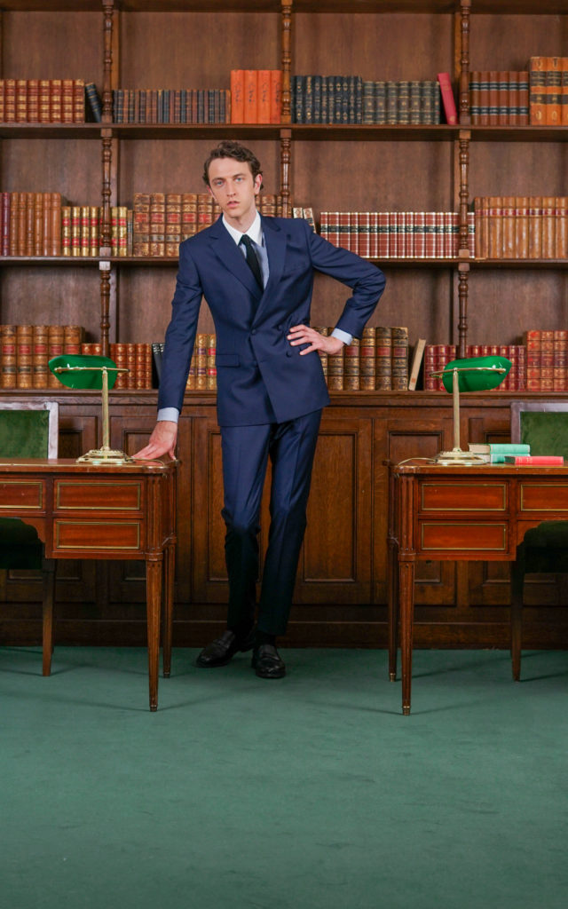 Navy blue Tailor-made Double-breasted Suit - Collection 4 | Rives Paris ©.