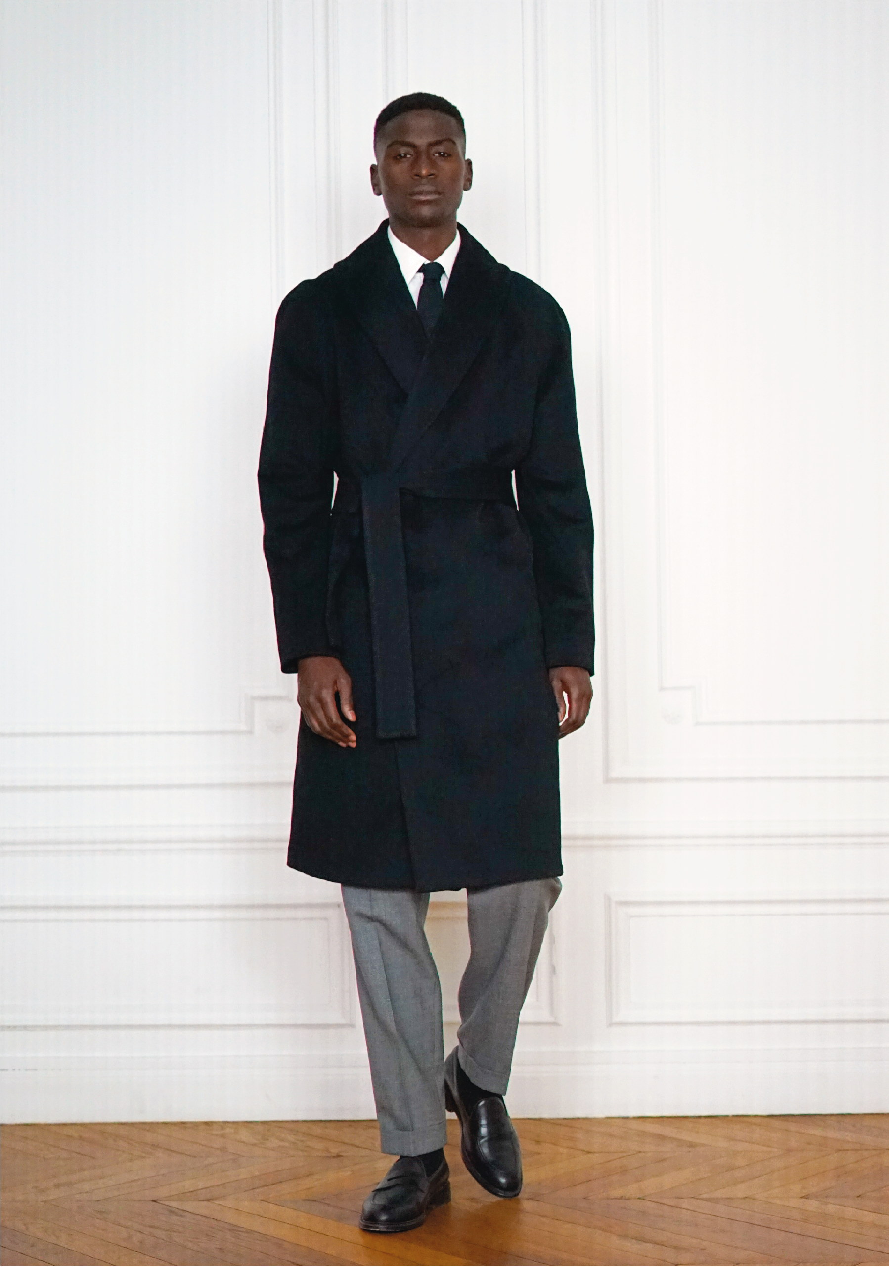 Tailor-made Black Peignoir Coat | Rives Paris ©