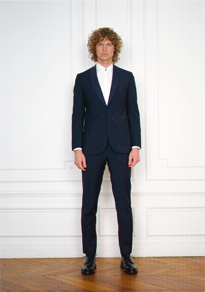 Tailor-made Midnight Blue Wool Wedding Tuxedo. | Rives Paris ©