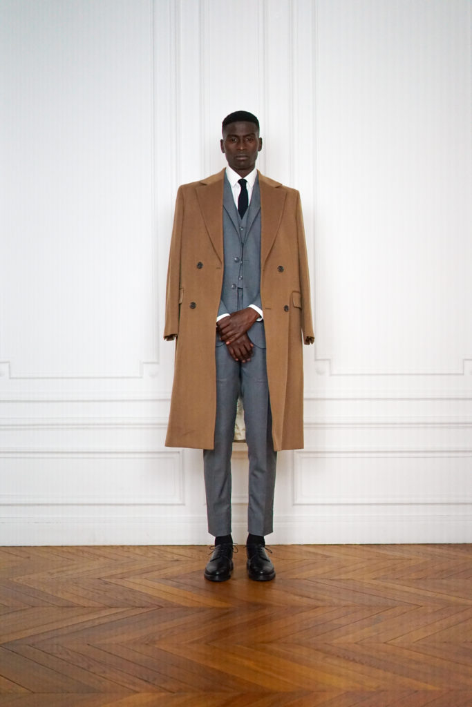 Manteau beige et costume gris sur-mesure RIVES Paris