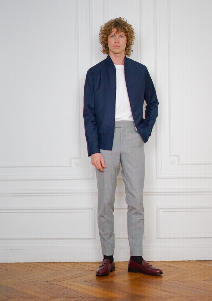 Navy blue tailor-made bomber jacket | Rives Paris ©