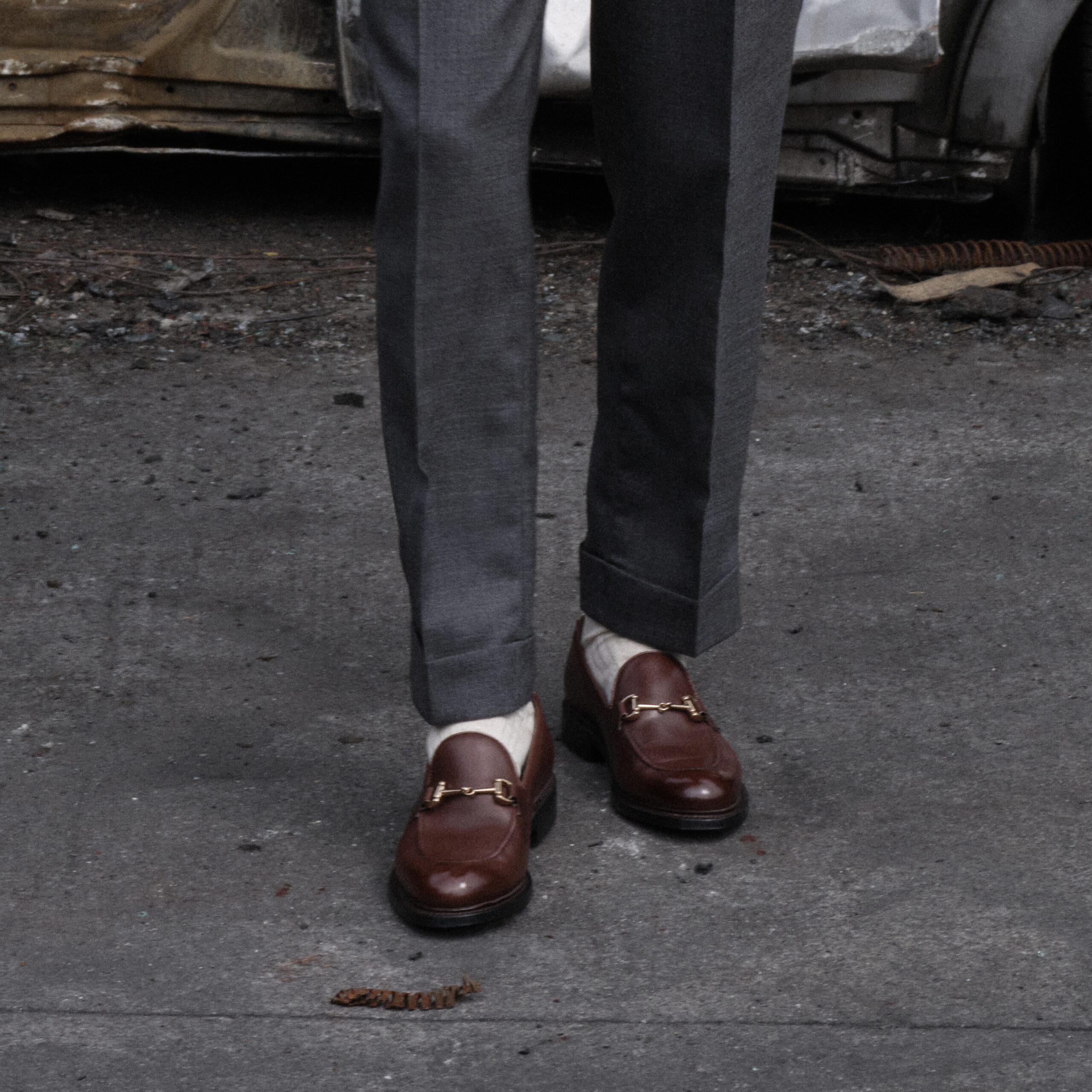 Pourquoi porter des mi-bas ? Une question de cohérence, pas de tendance