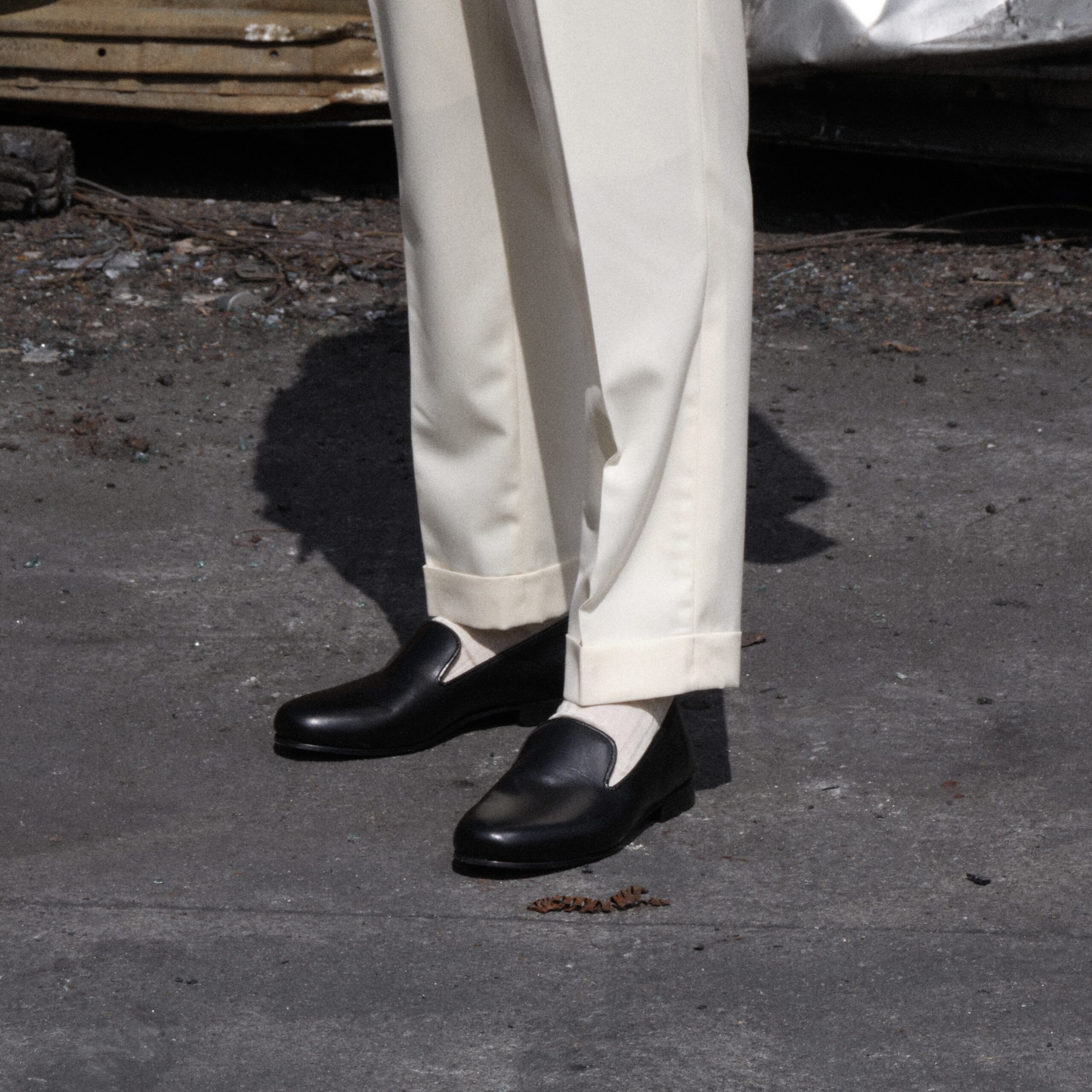 Chaussures Sur-Mesure Slippers Noires | Rives Paris ©