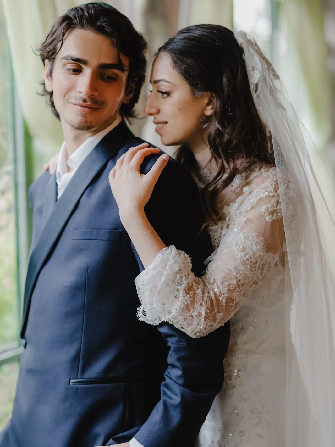 Louer ou faire faire son costume de mariage : comment trancher