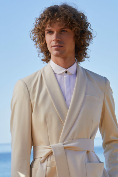 FROM MASCULINE TO FEMININE: THE HISTORY OF FORGOTTEN MENSWEAR PIECES