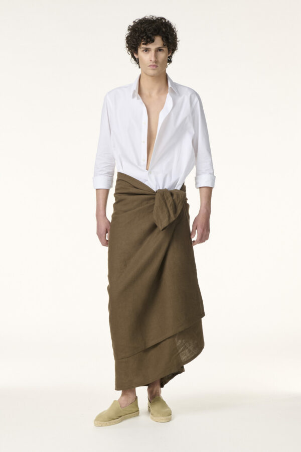 Pareo en Lin Tabac Brun | Rives Paris ©