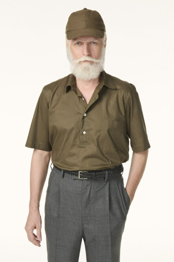 Tailor-made polo shirt in khaki cotton | Rives Paris ©