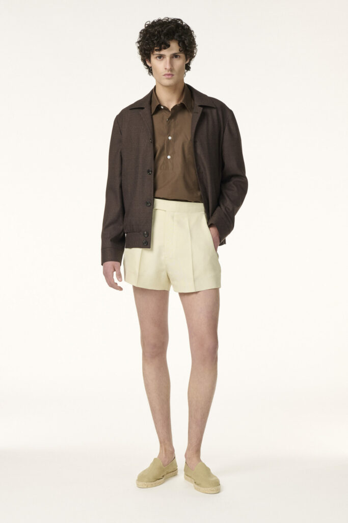 Veste marron et short crème sur-mesure RIVES Paris