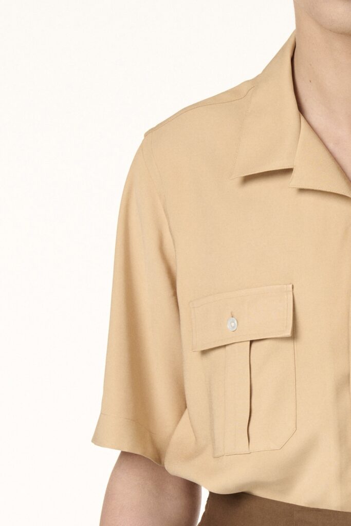 Chemise Militaire Sur-Mesure en Tencel Beige | Rives Paris © /3